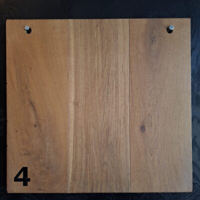 Eiken lamel | Uitvoering: rustiek ambiance | 14 mm. dik | 23,5 cm. Breed | Licht | Nr.4